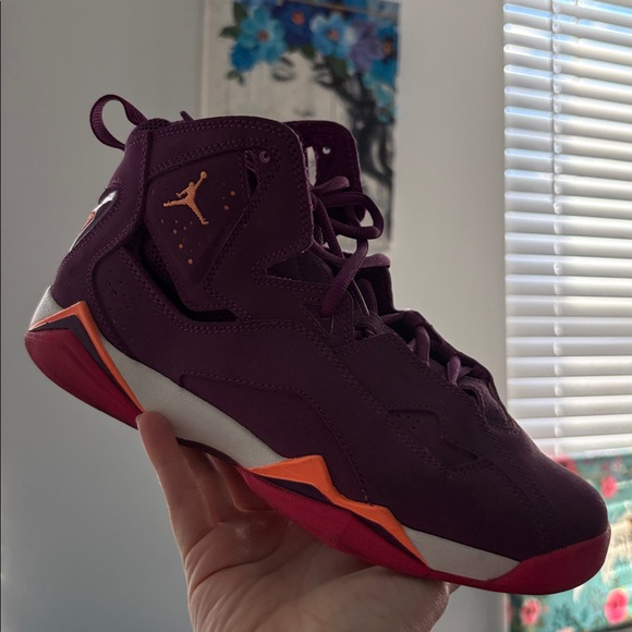 Jordan True Flight Grapes Size 7Y - Picture 2 of 10